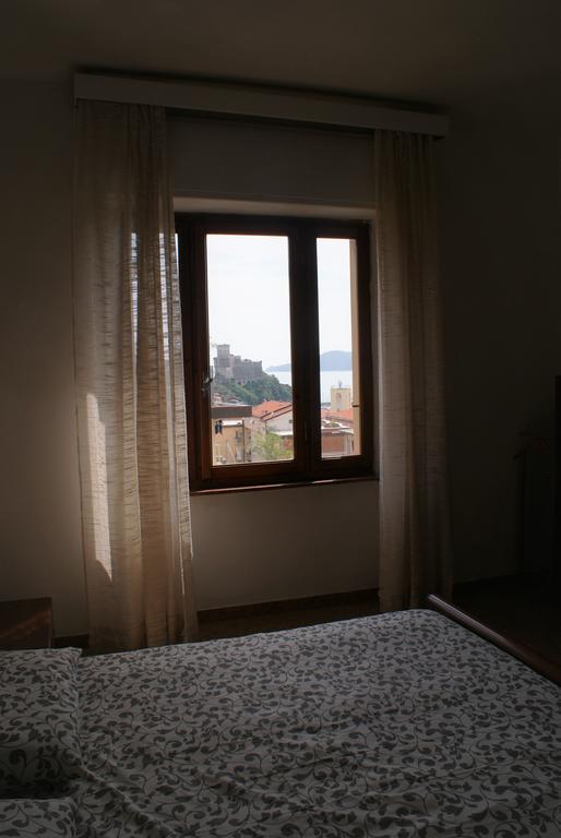 Il Terrazzo Sul Castello Apartment Lerici Luaran gambar