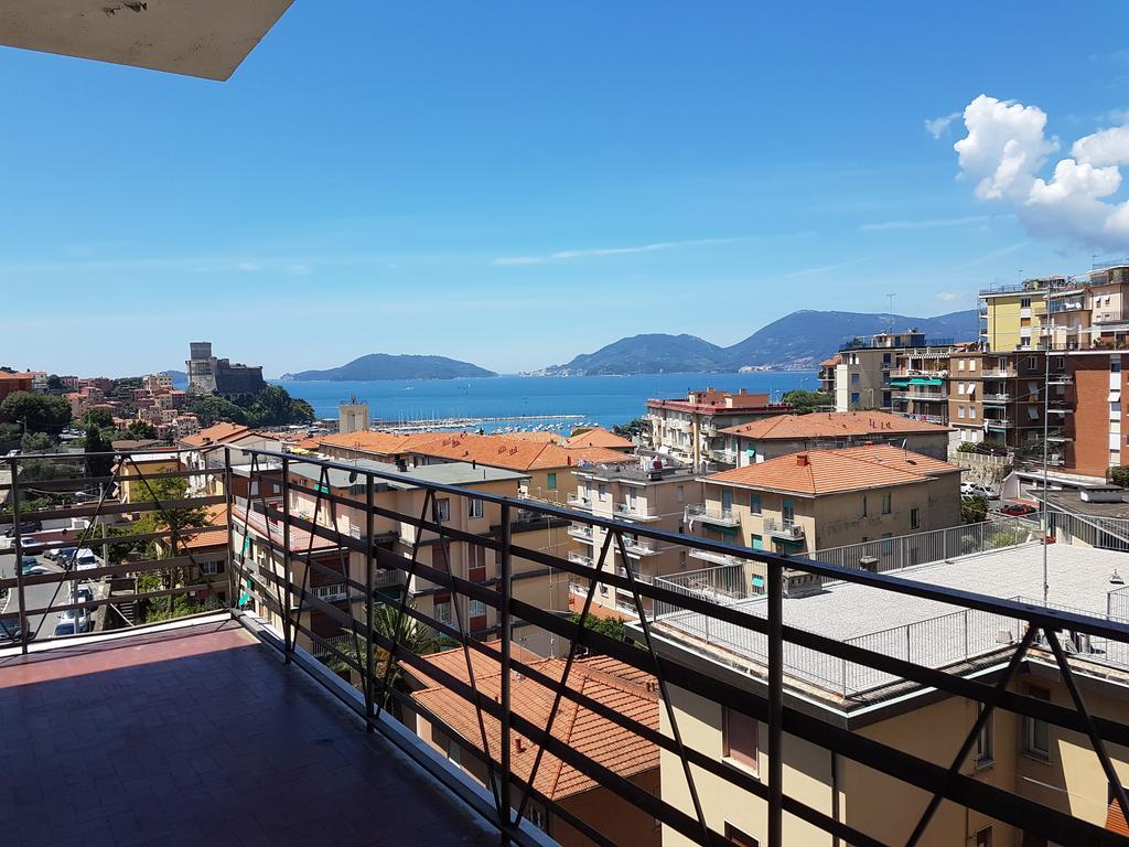 Il Terrazzo Sul Castello Apartment Lerici Luaran gambar